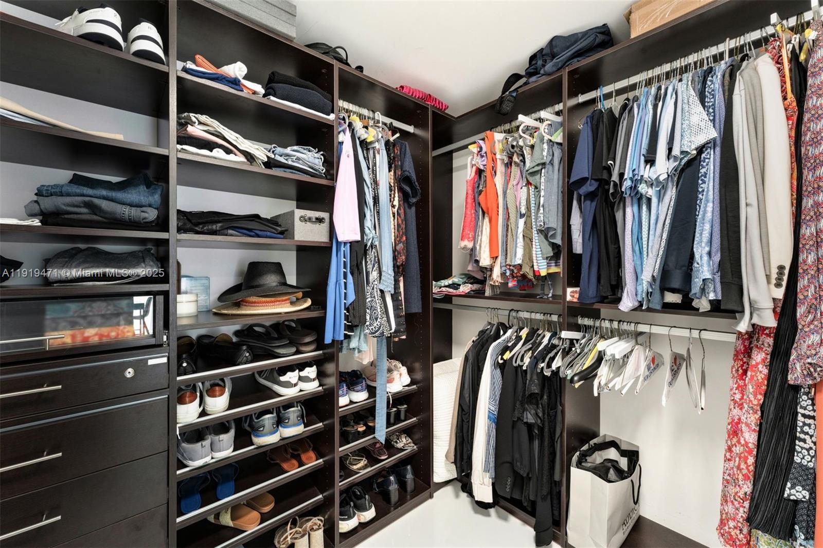 200 Biscayne Blvd Way, Unit 303 Miami, FL 33131 - Photo 15 of 24