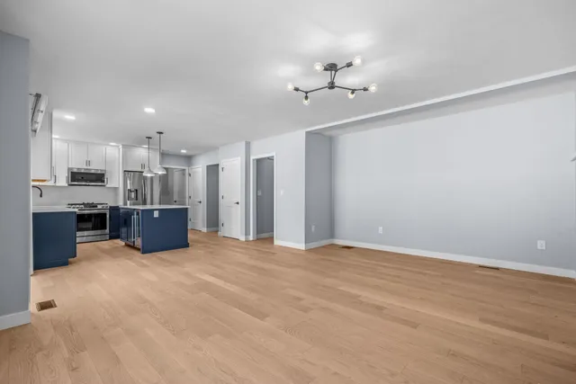 $889,900 | 3 Paddington Place, Nashua, NH 03064