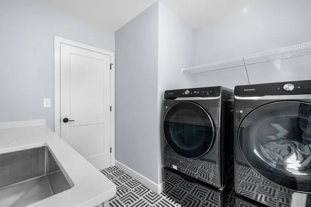 $889,900 | 3 Paddington Place, Nashua, NH 03064