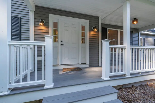 $889,900 | 3 Paddington Place, Nashua, NH 03064