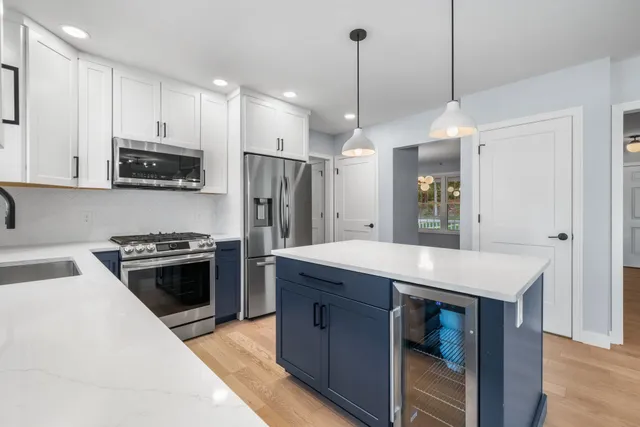 $889,900 | 3 Paddington Place, Nashua, NH 03064