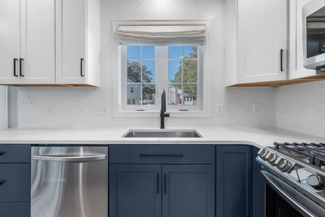 $889,900 | 3 Paddington Place, Nashua, NH 03064