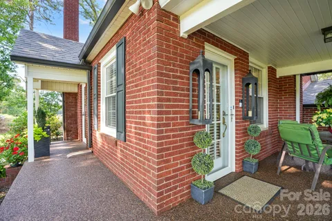 $474,900 | 1520 5th Street Northeast, Hickory, NC 28601