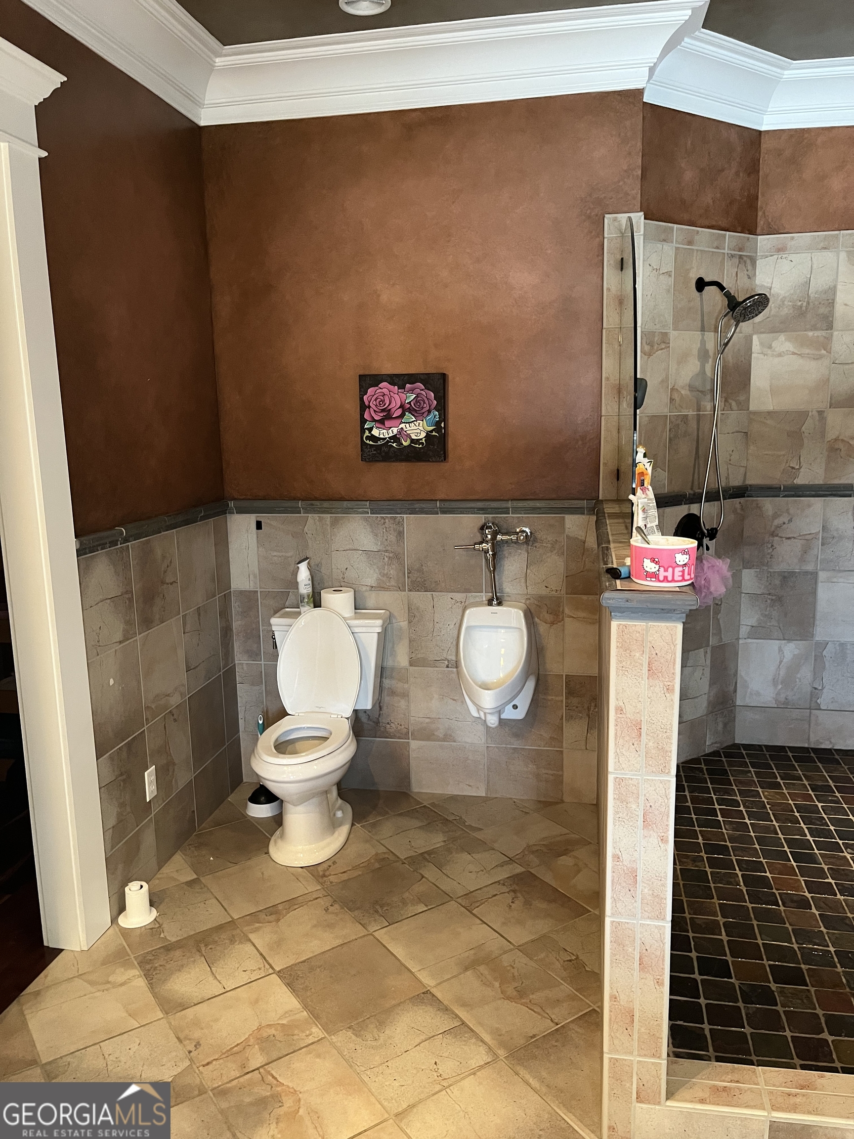 87 Ridgeview Lane Ringgold, GA 30736 - Photo 17 of 32 a bathroom with a toilet and a shower