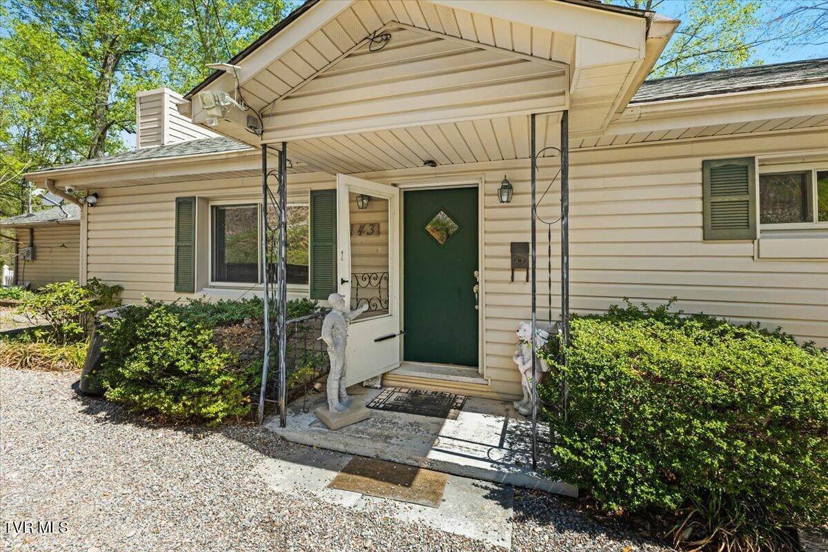143 Lakeside Drive Butler, TN 37640 - Photo 2 of 70 06-128A3046