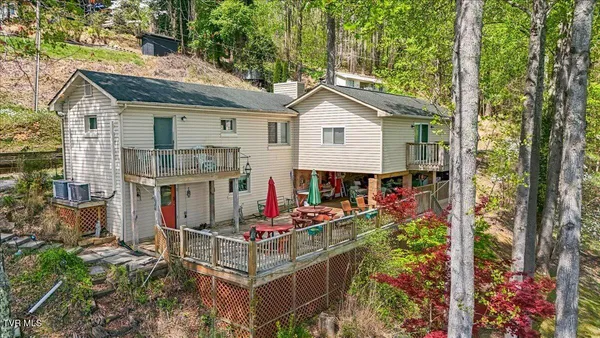 $699,000 | 143 Lakeside Drive, Butler, TN 37640