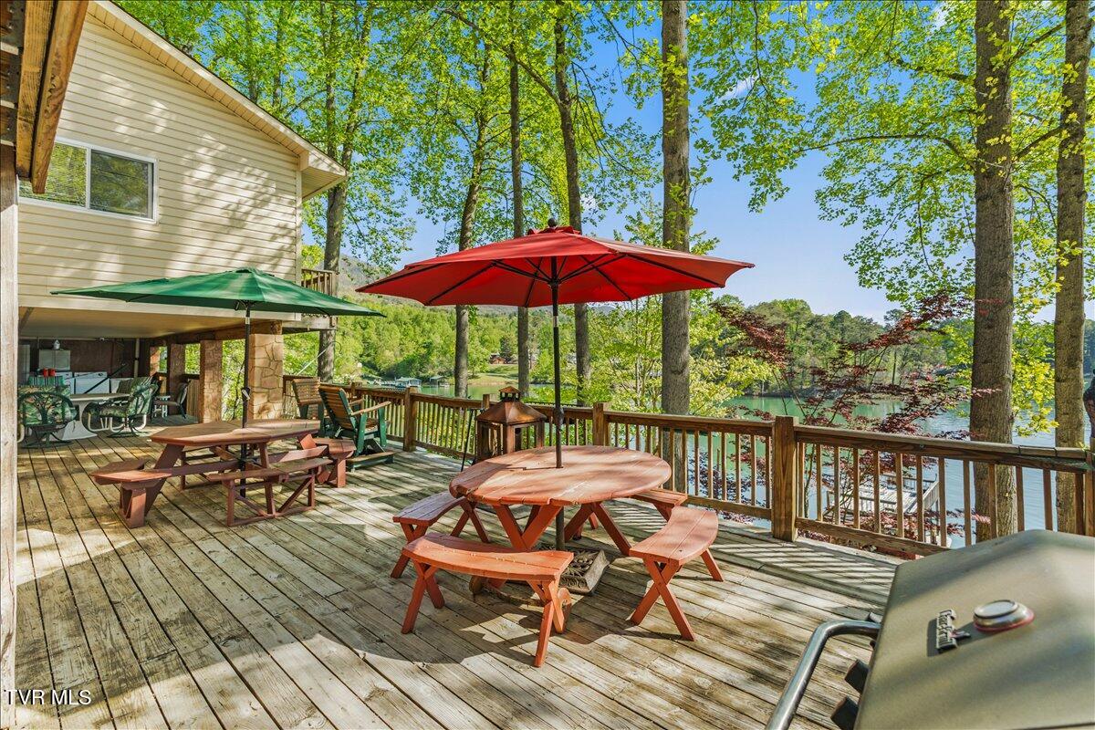 143 Lakeside Drive Butler, TN 37640 - Photo 9 of 70 11-128A4964
