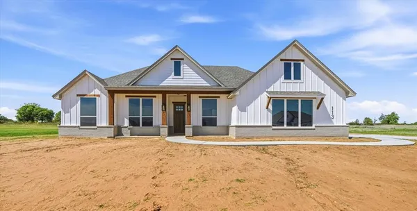 $428,313 | 113 Cattleman Drive, Poolville, TX 76487