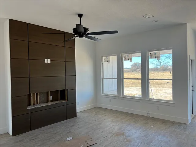 $469,900 | 113 Cattleman Drive, Poolville, TX 76487