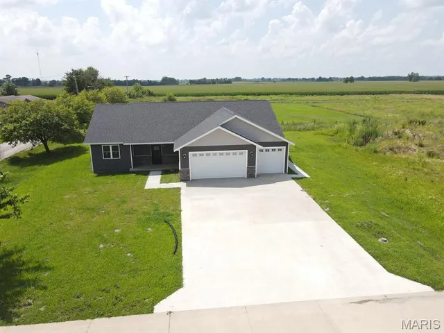 $379,000 | 410 North Sheldon Avenue, Kahoka, MO 63445