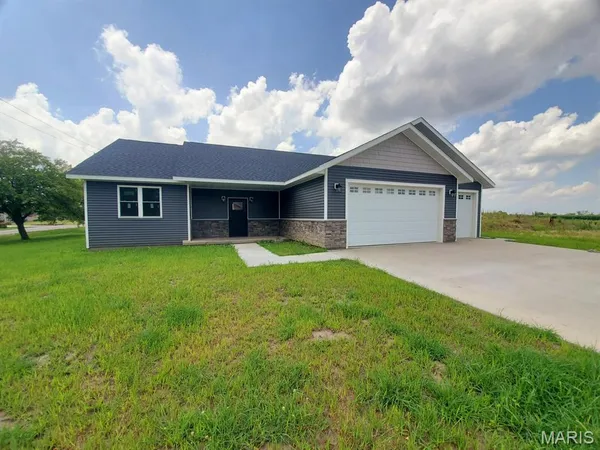 $379,000 | 410 North Sheldon Avenue, Kahoka, MO 63445