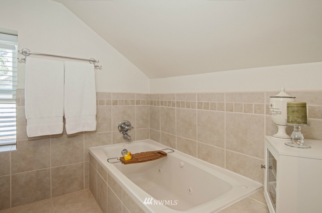 1108 North 46th Street Seattle, WA 98103 - Photo 13 of 20 Gallery Image 13