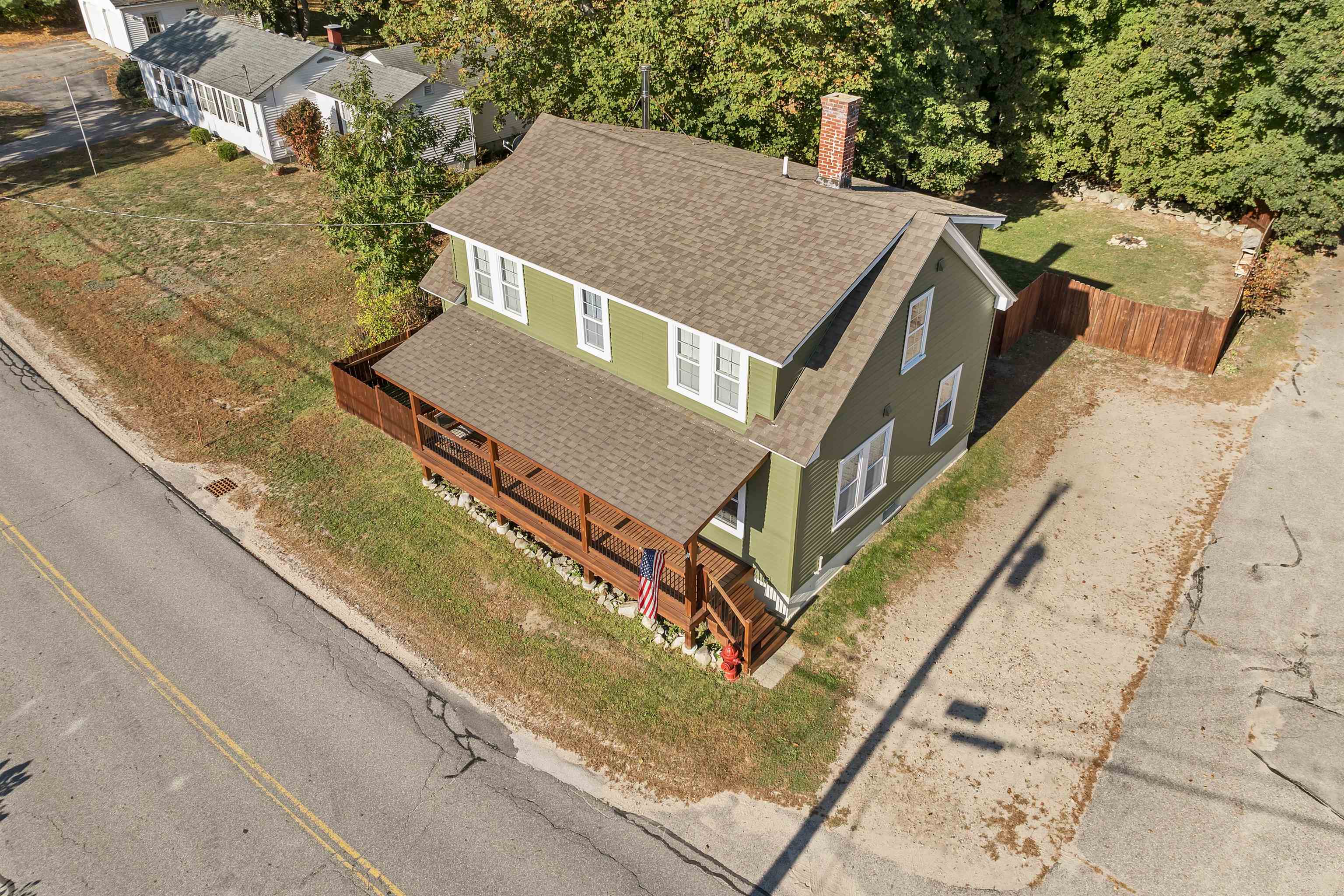 82 Bay Street Wolfeboro, NH 03894 - Photo 3 of 31