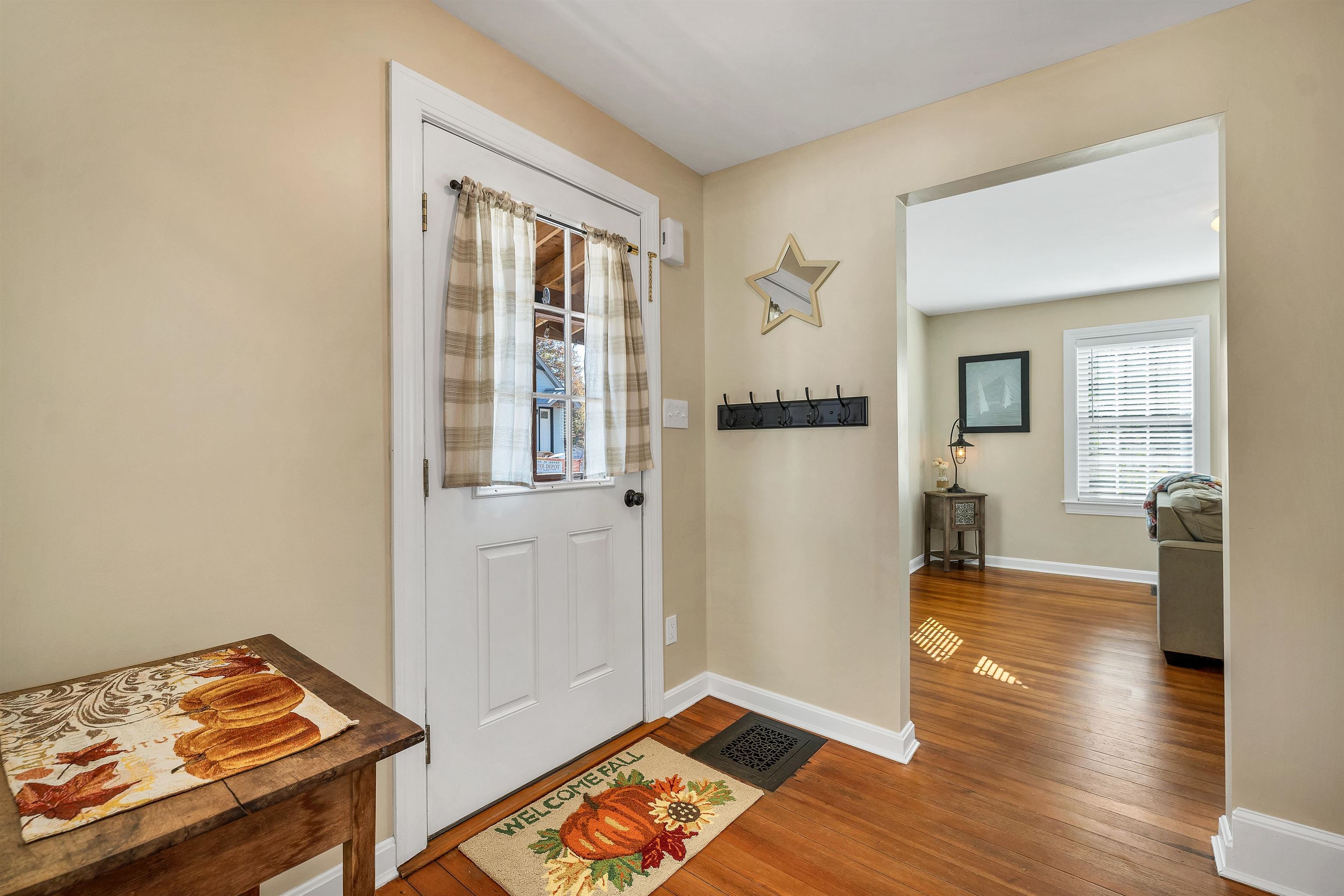 82 Bay Street Wolfeboro, NH 03894 - Photo 9 of 31