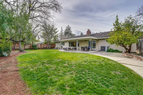 $3,498,000 | 1624 Newcastle Drive, Los Altos, CA 94024