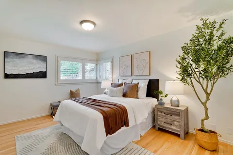 $3,498,000 | 1624 Newcastle Drive, Los Altos, CA 94024