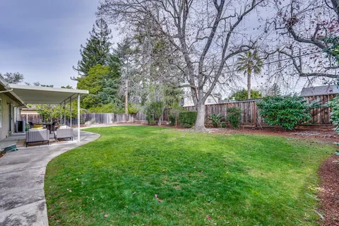 $3,498,000 | 1624 Newcastle Drive, Los Altos, CA 94024