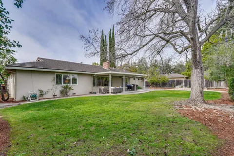 $3,498,000 | 1624 Newcastle Drive, Los Altos, CA 94024