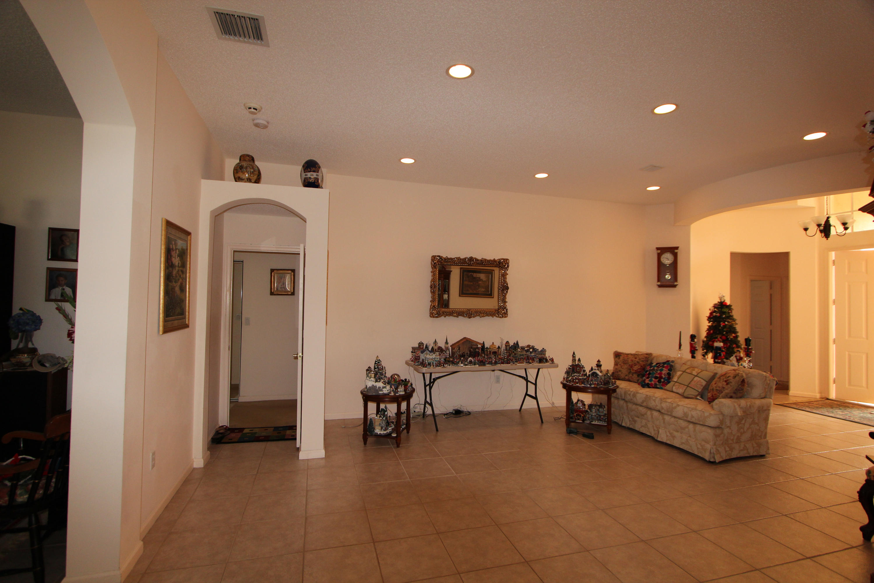 2068 Reston Circle Royal Palm Beach, FL 33411 - Photo 17 of 52 IMG_0656