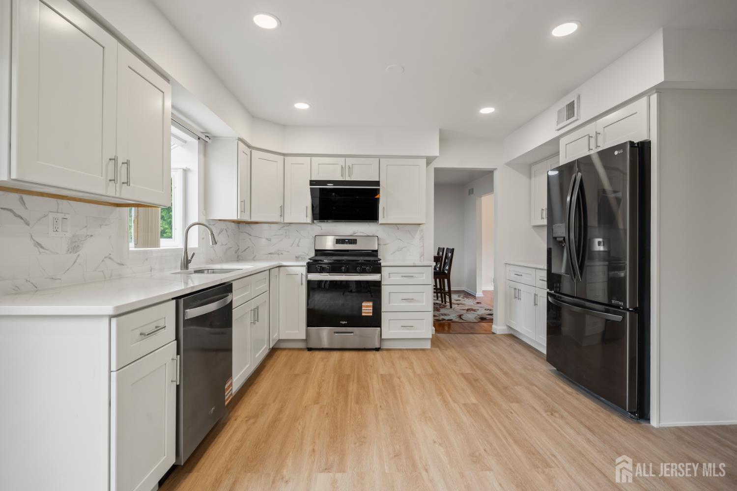 17 Green Hills Road East Brunswick, NJ 08816 - Photo 7 of 30