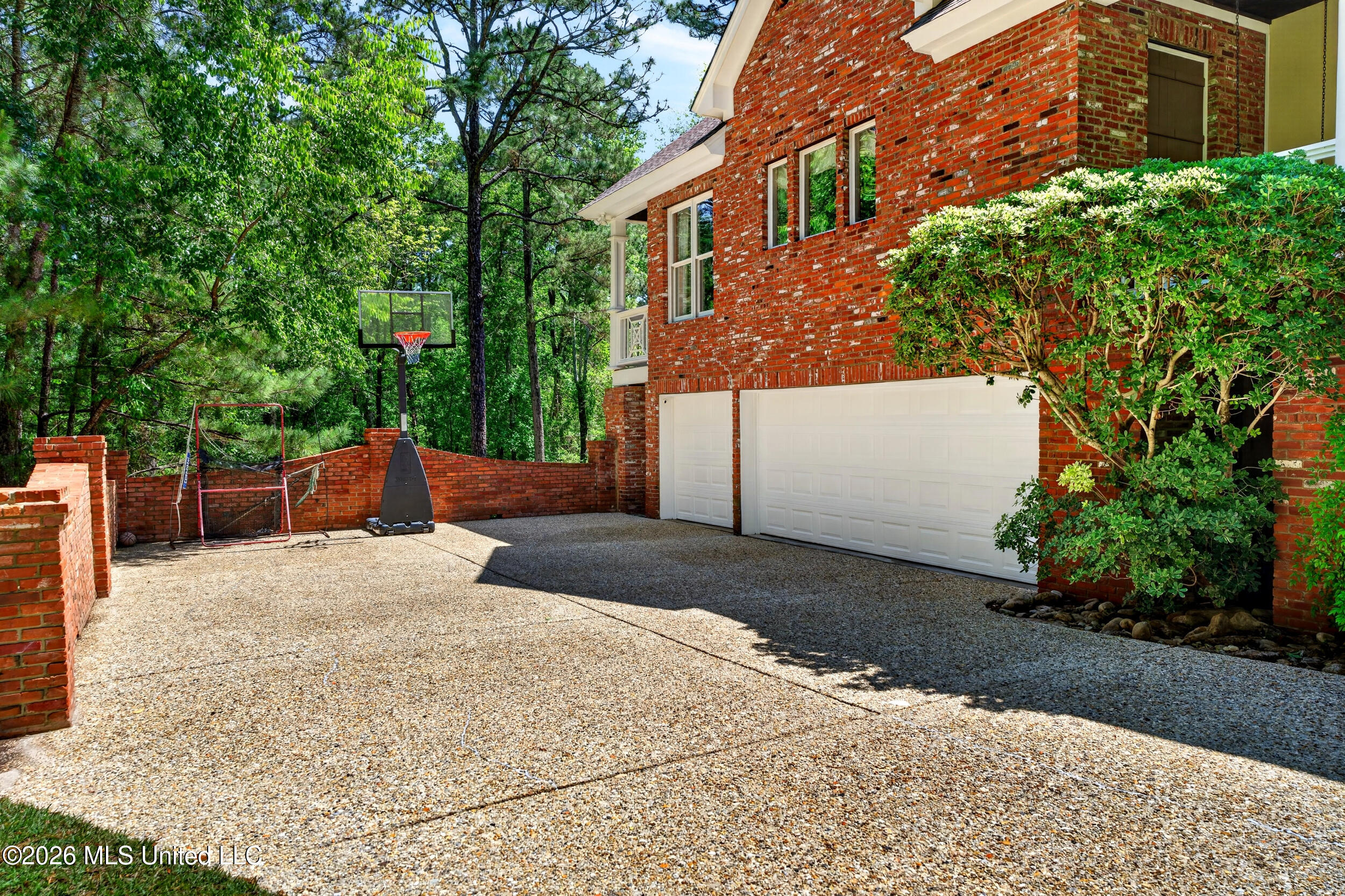 40 Marais Ridge Hattiesburg, MS 39402 - Photo 12 of 94 12_12_driveway