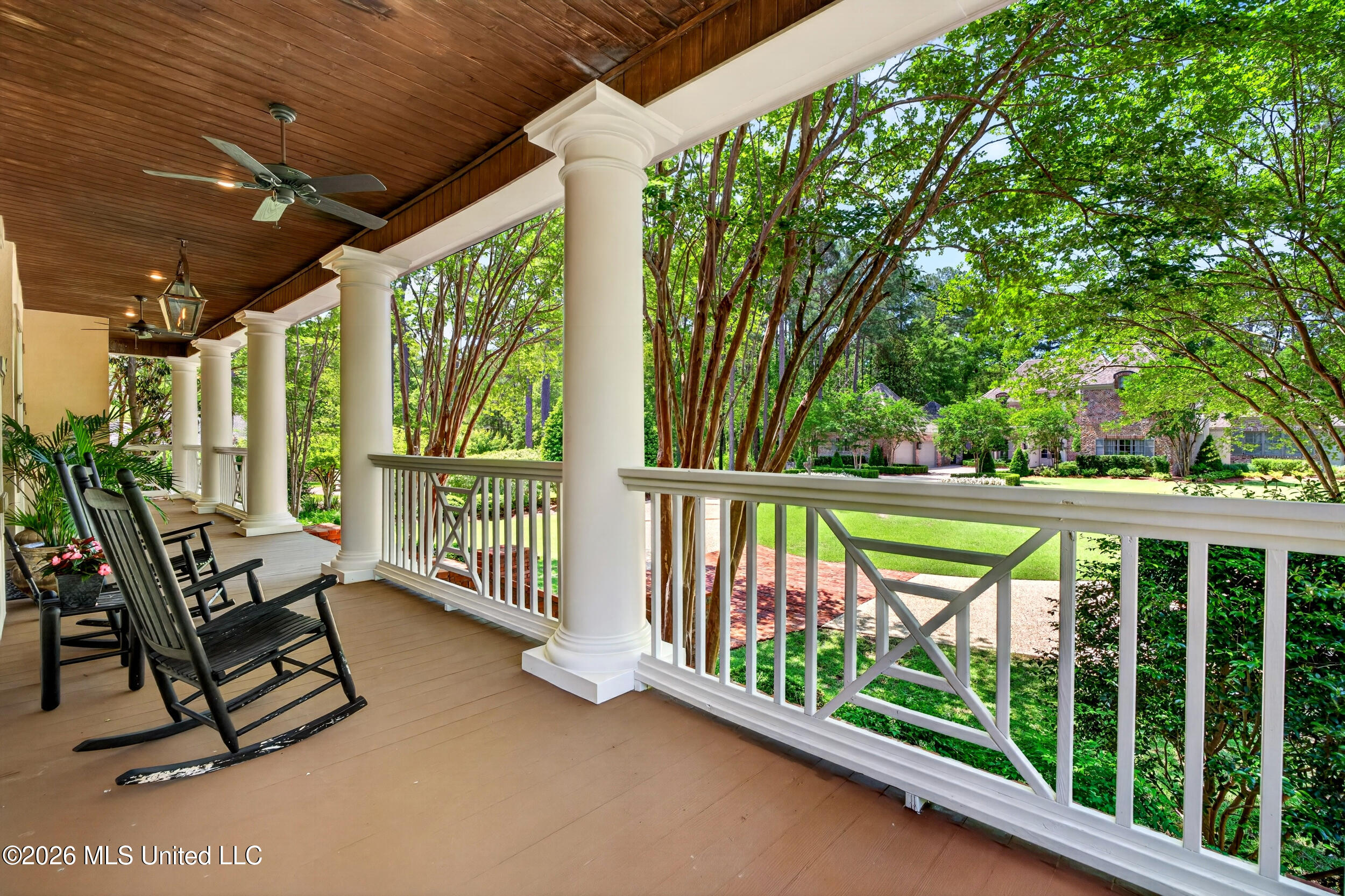 40 Marais Ridge Hattiesburg, MS 39402 - Photo 14 of 94 14_14_frontporch