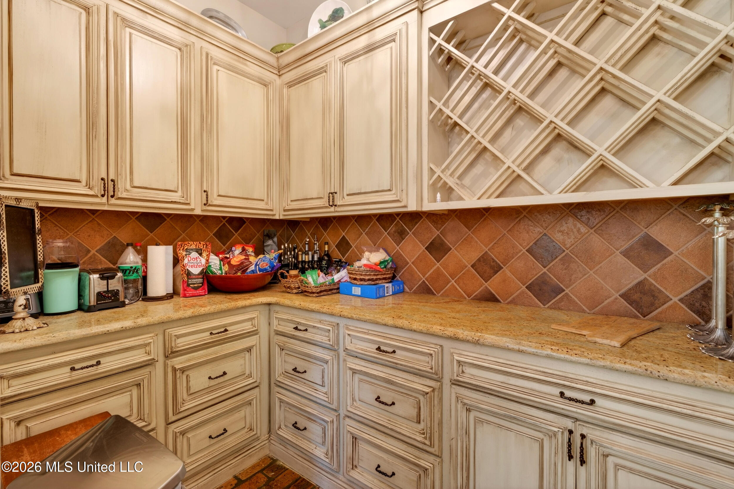 40 Marais Ridge Hattiesburg, MS 39402 - Photo 33 of 94 33_33_pantry