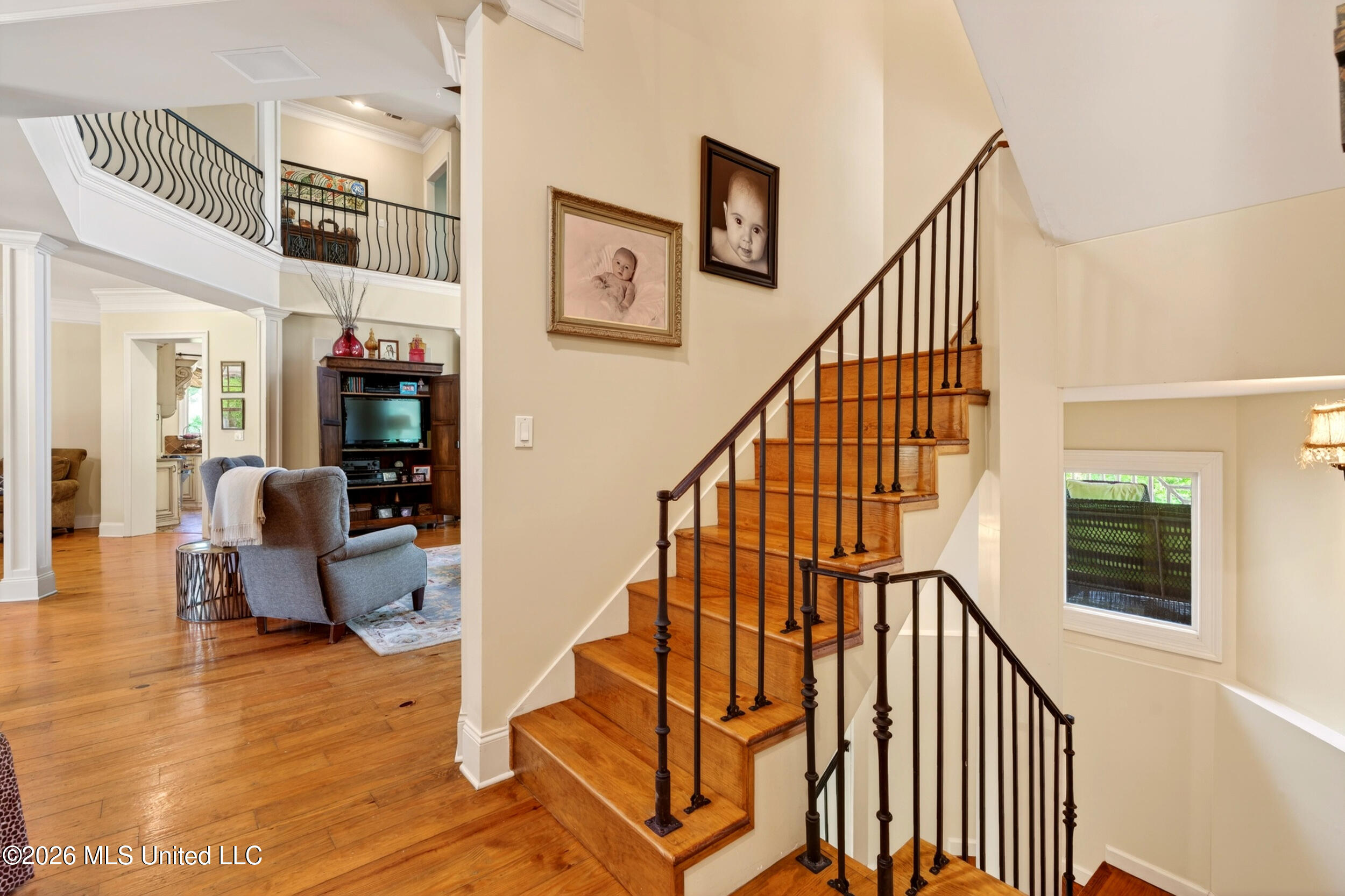 40 Marais Ridge Hattiesburg, MS 39402 - Photo 37 of 94 37_37_centralstairs