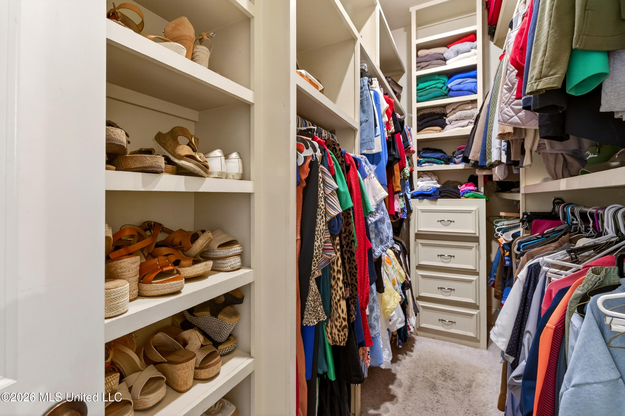 40 Marais Ridge Hattiesburg, MS 39402 - Photo 43 of 94 43_43_primarycloset