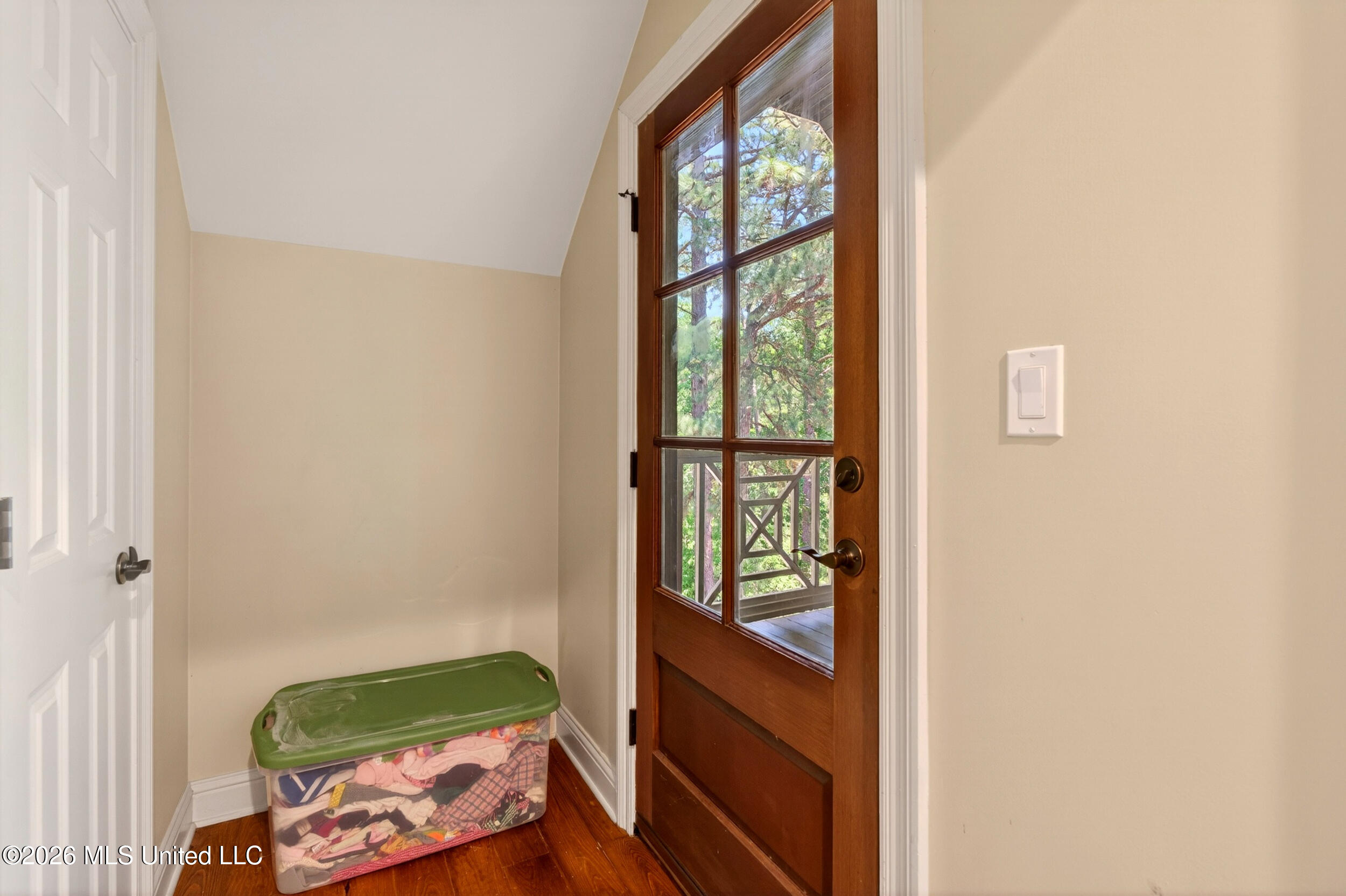 40 Marais Ridge Hattiesburg, MS 39402 - Photo 64 of 94 64_64_upstairs_balcony_atticaccess