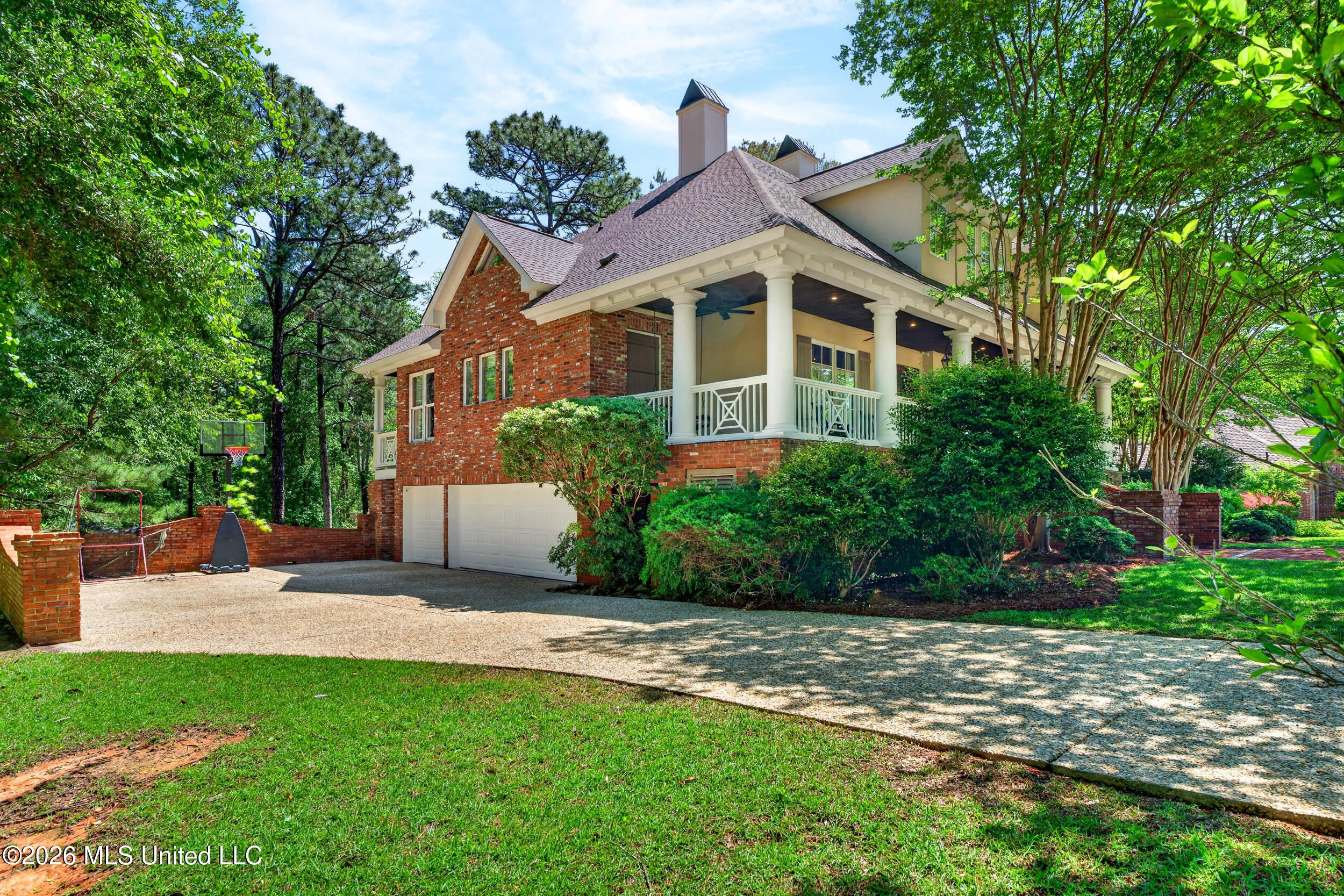 40 Marais Ridge Hattiesburg, MS 39402 - Photo 10 of 94 10_10_driveway