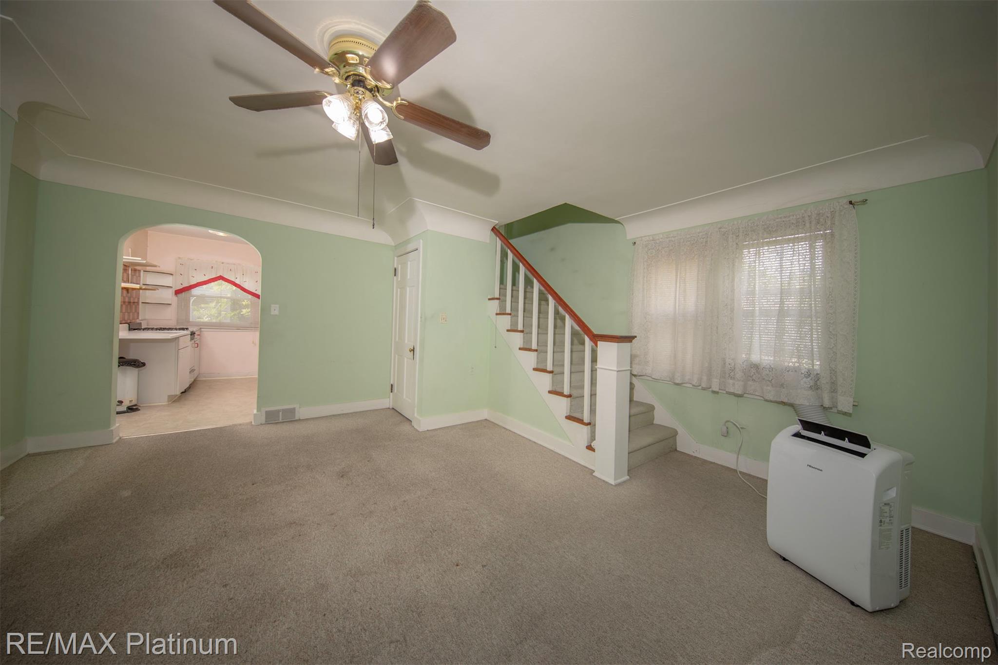 18696 Inkster Road Redford, MI 48240 - Photo 4 of 14 Dining Room.jpg