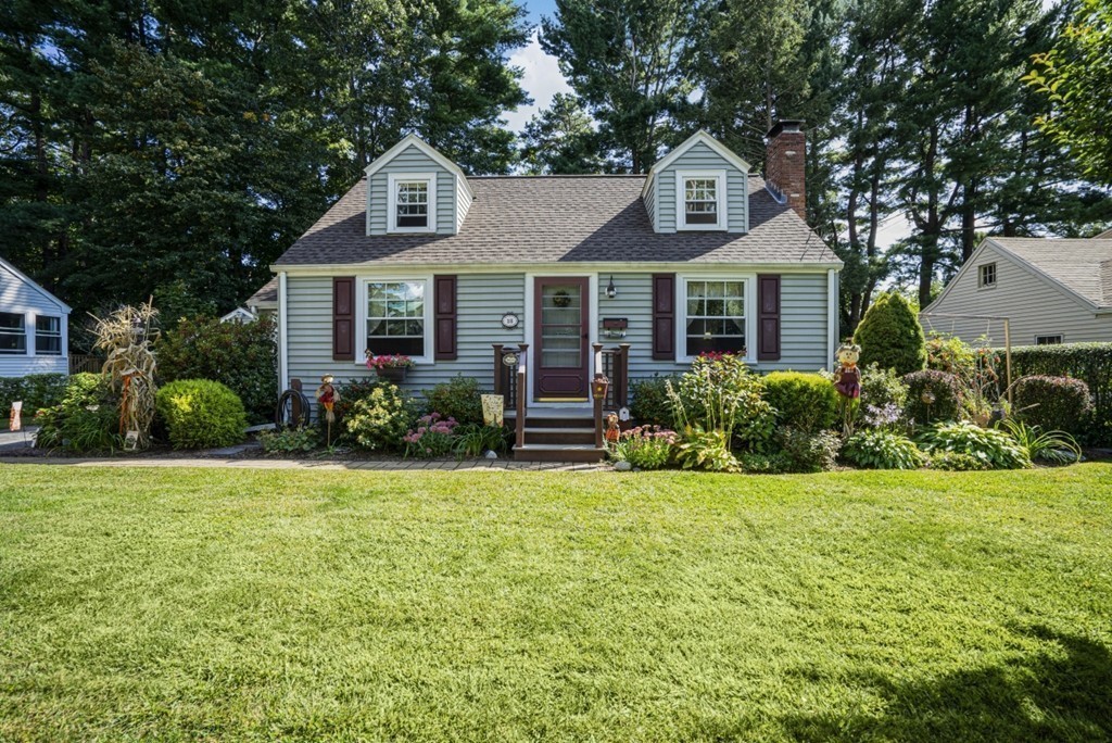 28 Londonderry Road Framingham, MA 01701 - Photo 2 of 33 Gallery Image 2