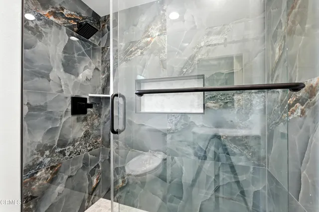 $2,200 | 5137 East 6th Street, East Los Angeles, CA 90022