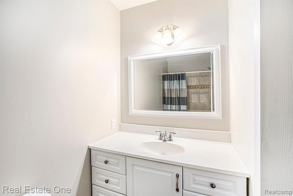 1835 Lochaven Road West Bloomfield, MI 48324 - Photo 7 of 14