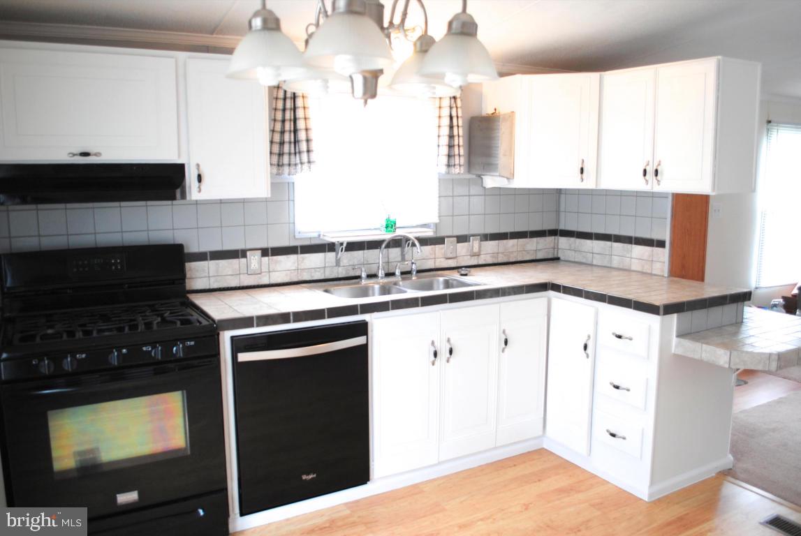 121 Pheasant Road Lancaster, PA 17603 - Photo 8 of 43 Gallery Image 8