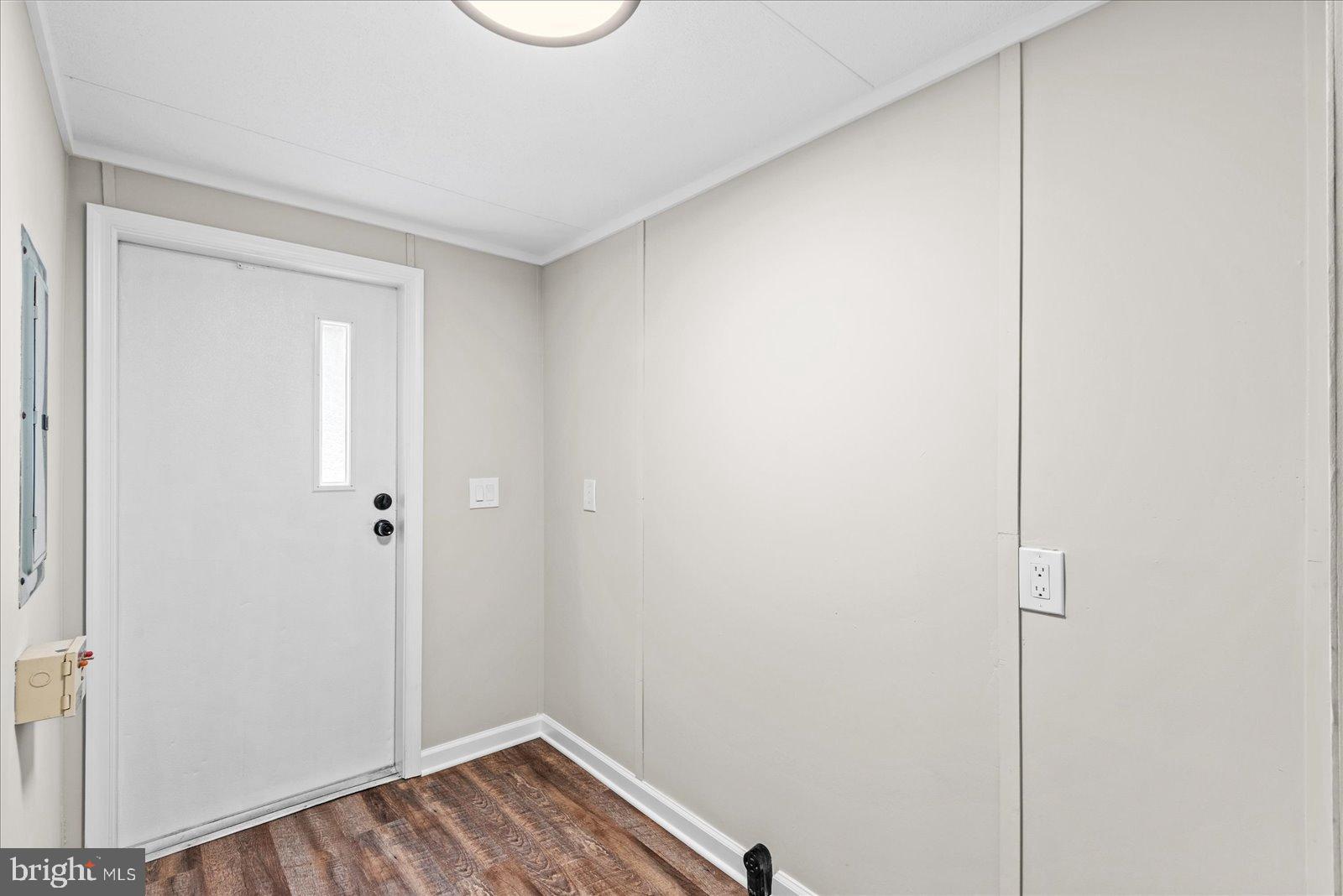 20105 Sparta Road Milford, VA 22514 - Photo 18 of 48 a view of small space with wooden floor