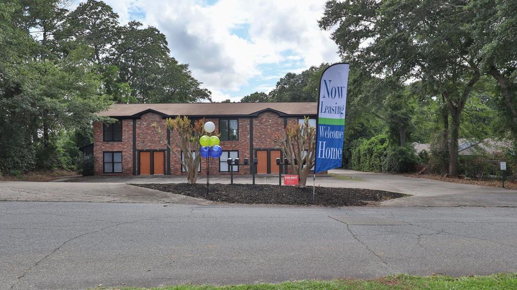 3660 Maryland Circle, Unit B Columbus, GA 31907 - Photo 2 of 21 front view of house with a porch