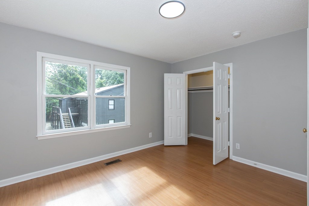 3660 Maryland Circle, Unit B Columbus, GA 31907 - Photo 5 of 21 a view of an empty room with a window