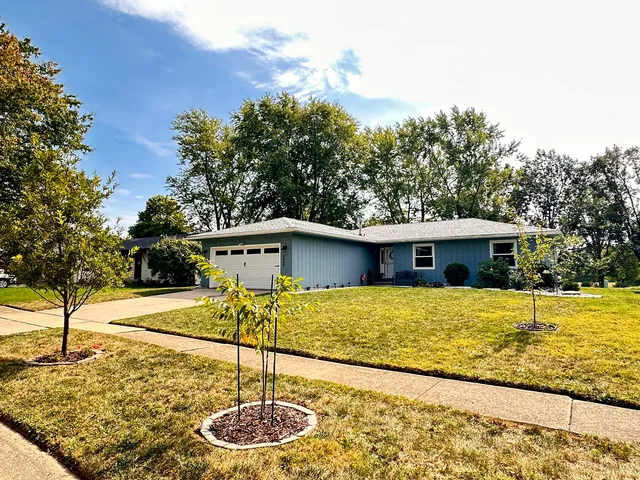 $274,900 | 2006 Park Ridge Drive, Urbana, IL 61802