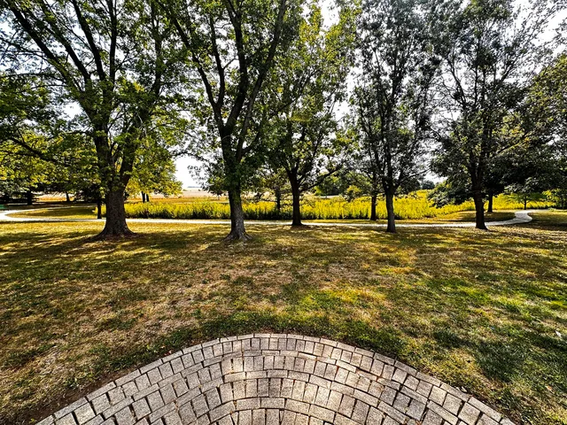 $274,900 | 2006 Park Ridge Drive, Urbana, IL 61802