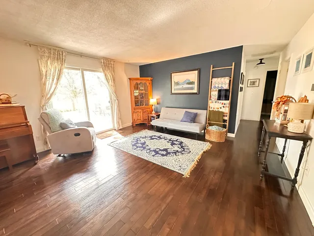 $274,900 | 2006 Park Ridge Drive, Urbana, IL 61802