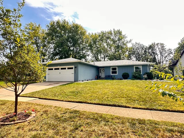 $274,900 | 2006 Park Ridge Drive, Urbana, IL 61802