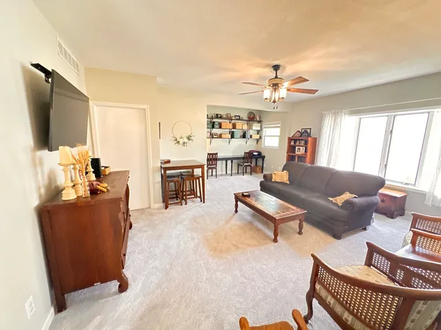 $274,900 | 2006 Park Ridge Drive, Urbana, IL 61802