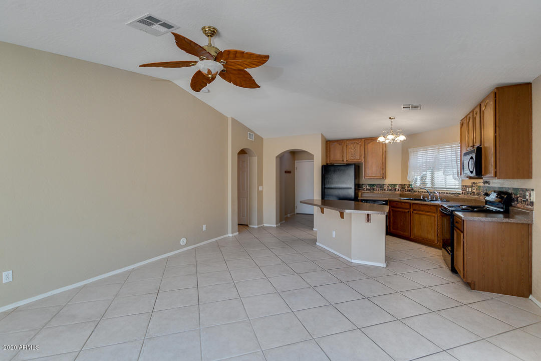 15054 West Wethersfield Road Surprise, AZ 85379 - Photo 7 of 27 07-Wethersfield