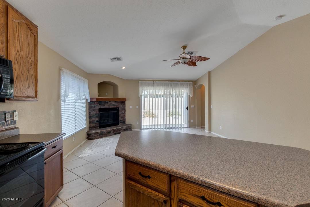 15054 West Wethersfield Road Surprise, AZ 85379 - Photo 9 of 27 09-Wethersfield
