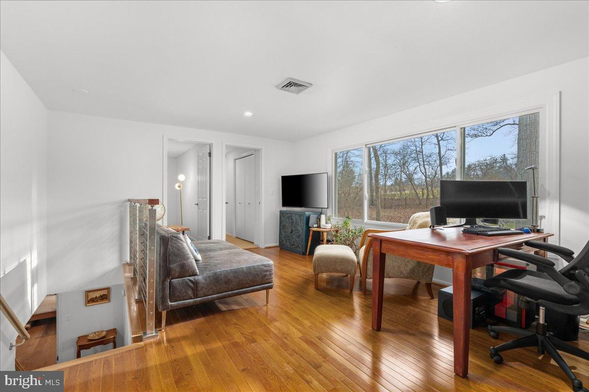 186 Lambert Drive Princeton, NJ 08540 - Photo 30 of 59 Bright and airy landing area on 2nd floor