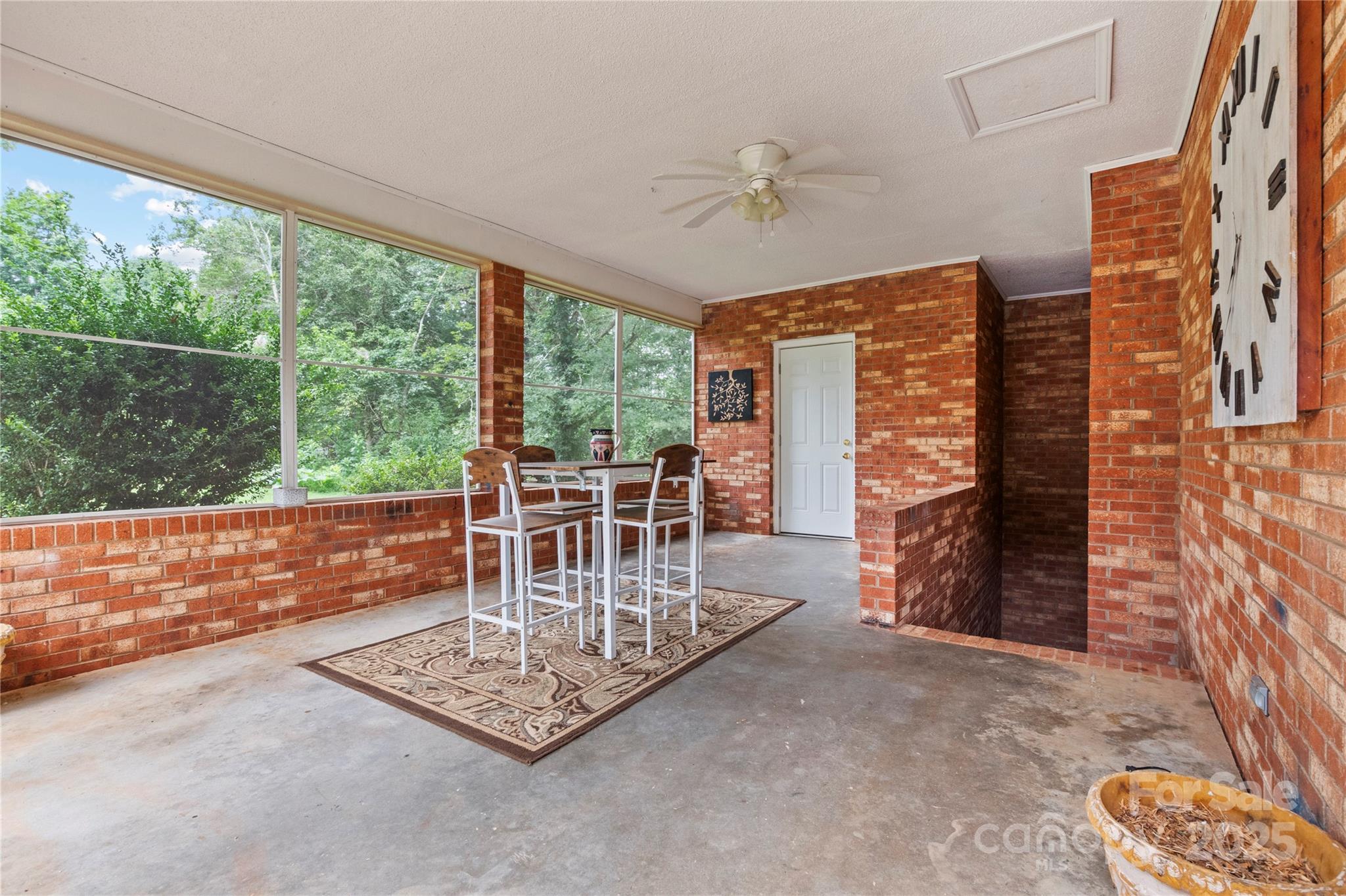 4515 Diamond Street Hudson, NC 28638 - Photo 4 of 26 a view of a livingroom with furniture