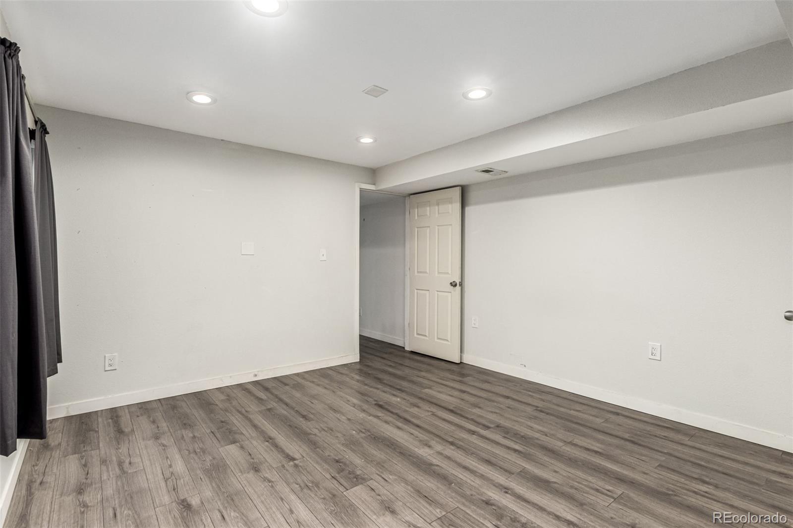 3623 West Rosewalk Circle Highlands Ranch, CO 80129 - Photo 38 of 44 a view of an empty room