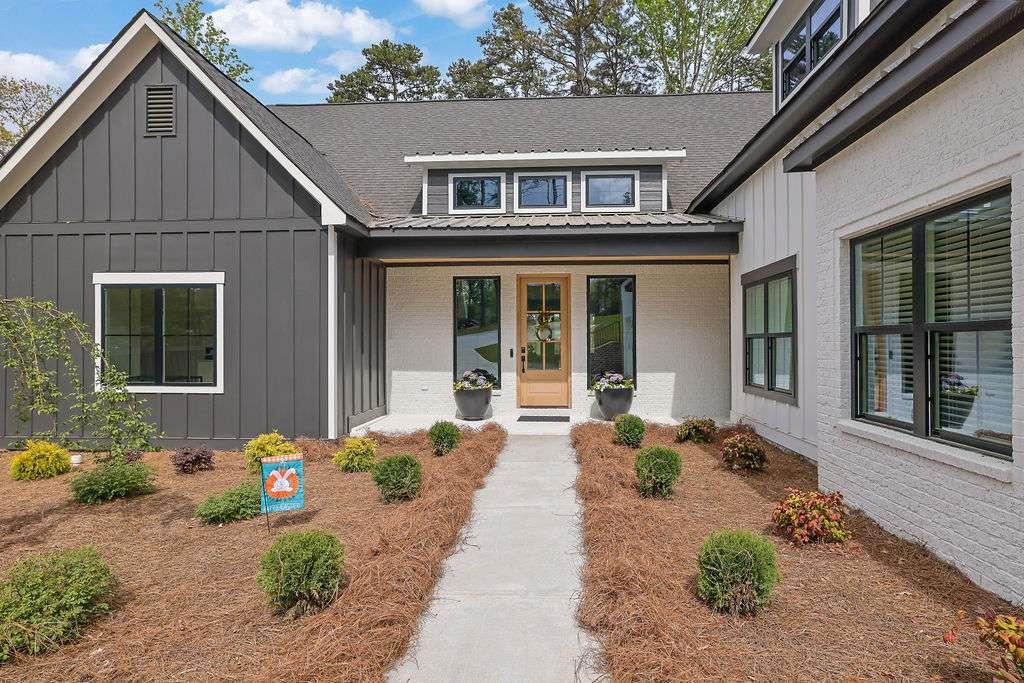 6093 Shadburn Ferry Road Buford, GA 30518 - Photo 4 of 67